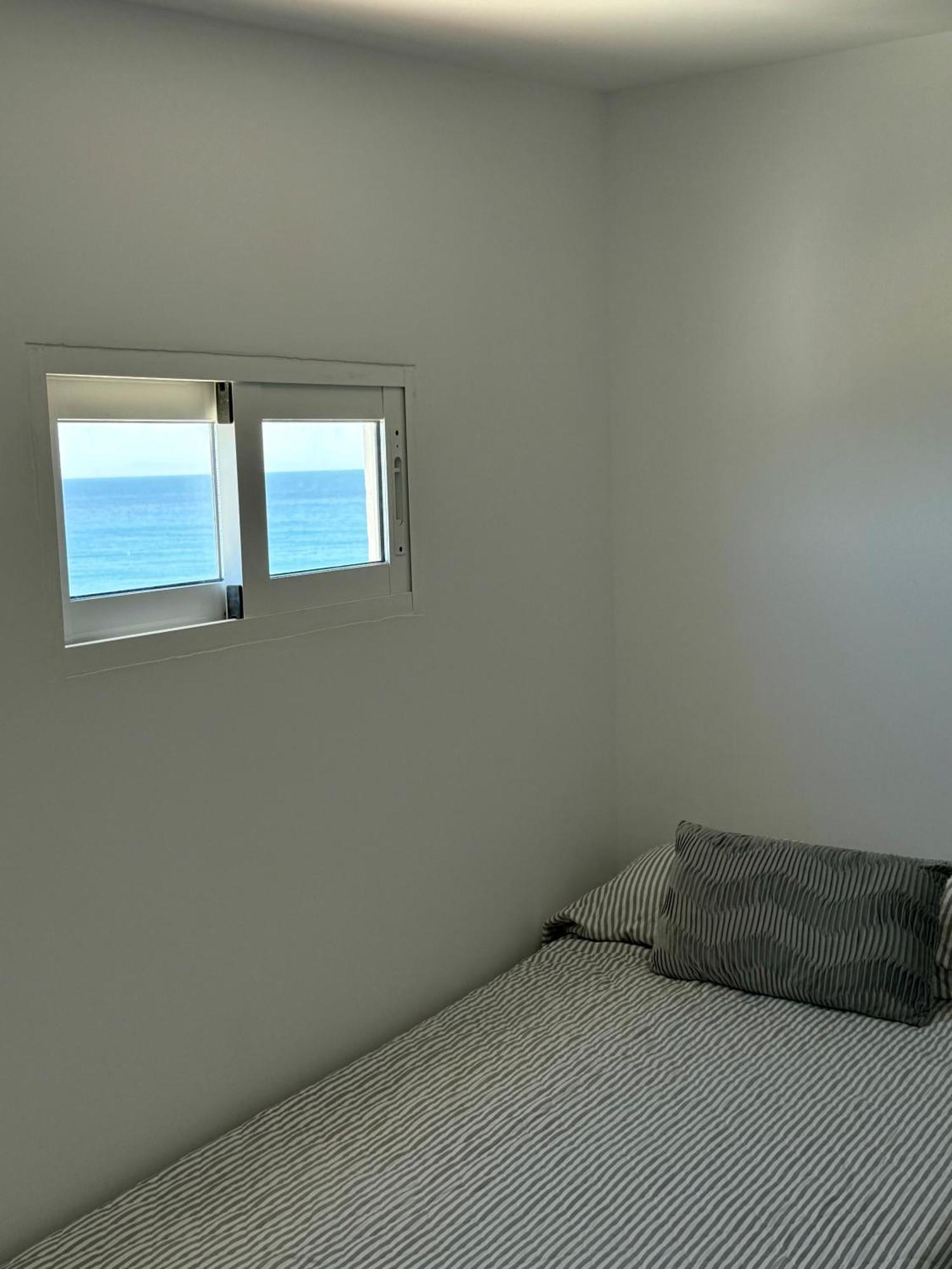 Sunnypalms - Beachfront Penthouse With Stunning Sea View Estepona Exteriör bild