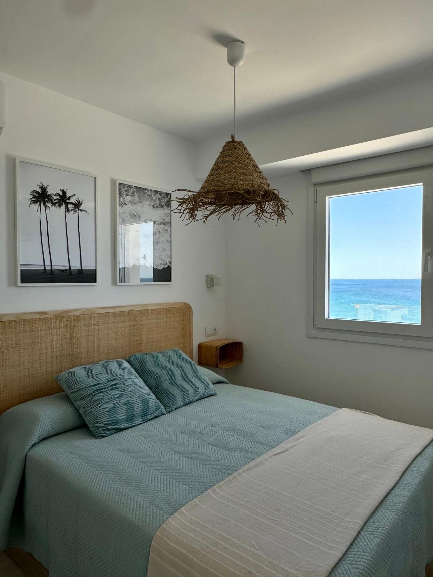 Sunnypalms - Beachfront Penthouse With Stunning Sea View Estepona Exteriör bild